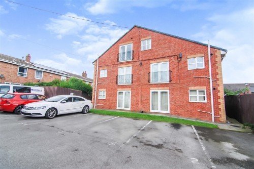 Arrange a viewing for Hampton Court, Darfield, Barnsley