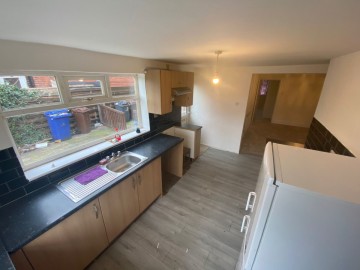 image of Flat 2, 238 Pontefract Road