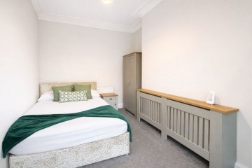 image of Room 1, 178, Doncaster Road