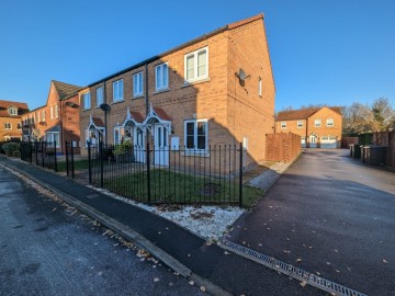 image of 32, Skylark View