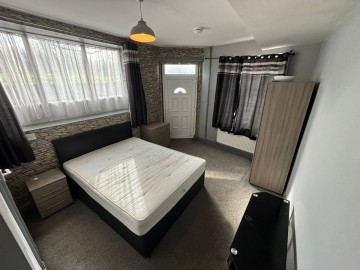 image of Room 1, 266, Doncaster Road