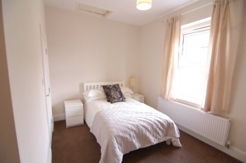 image of Room 5, 27, Hoyle Mill Road